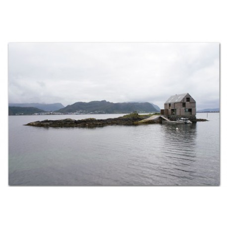 WOODEN HOUSES IN PURE NATURE